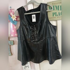 Torrid Top Black Stretch Vegan Faux Leather Lace Up Peplum Sleeveless Size 2 2x